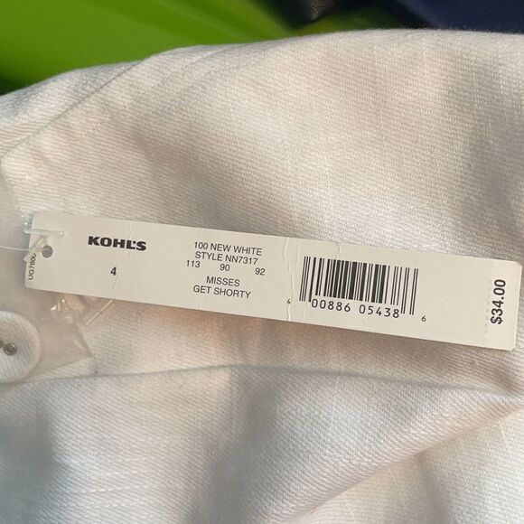 New white linen belted cuffed shorts - Picture 7 of 11